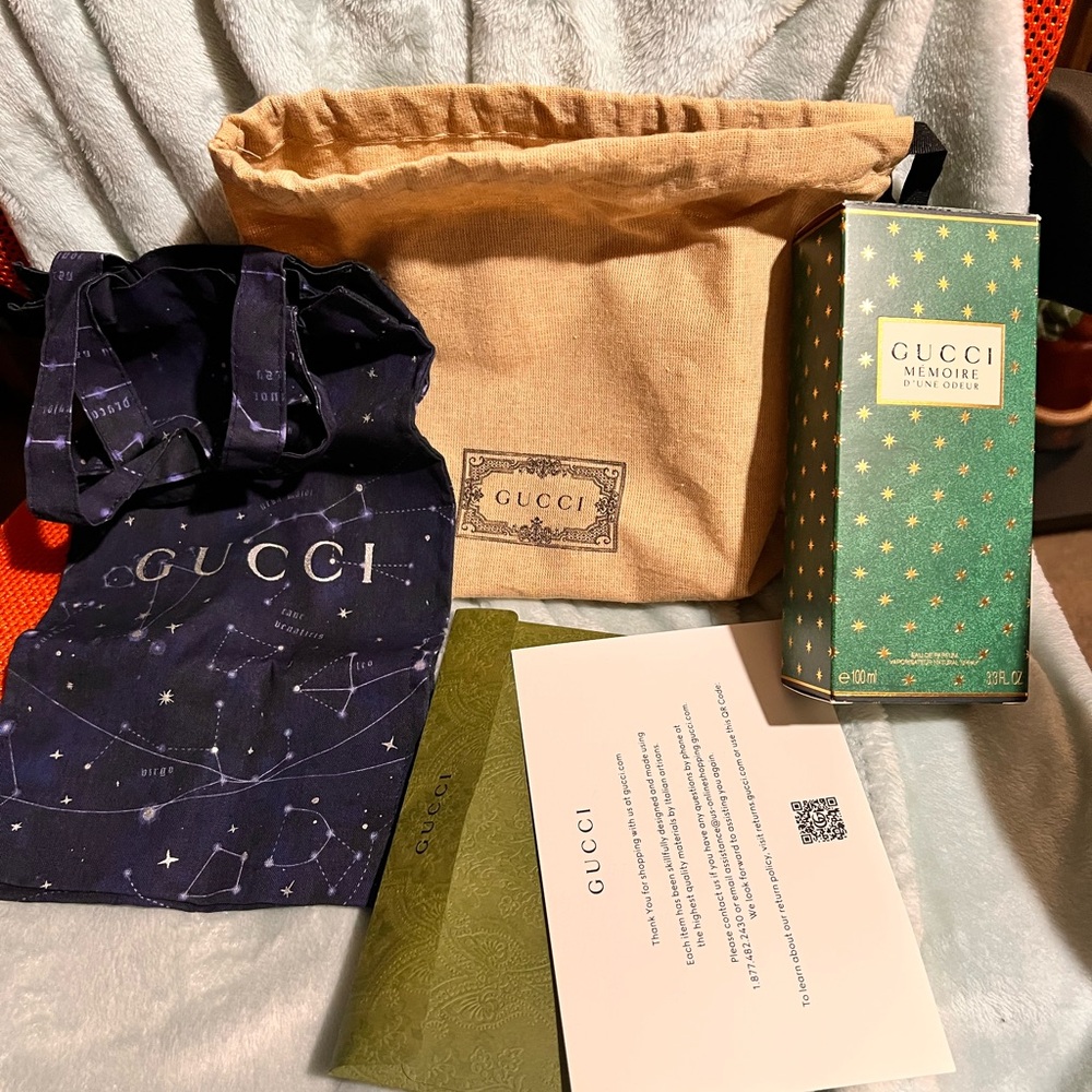 Gucci Starry Navy Tote with Green Box Set